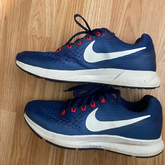 Nike Zoom Sneakers - Picture 6 of 9